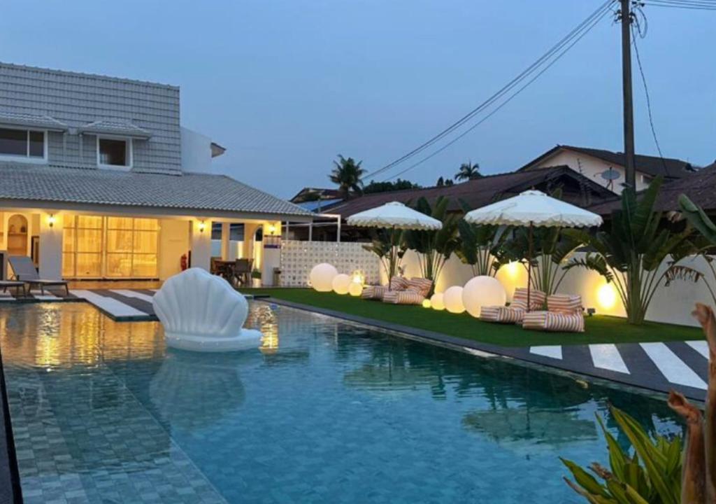 The Luxurious 2080 @ Casa Villa - Ideal for family reunions, birthday celebrations, and quiet bonding trips in Malaysia