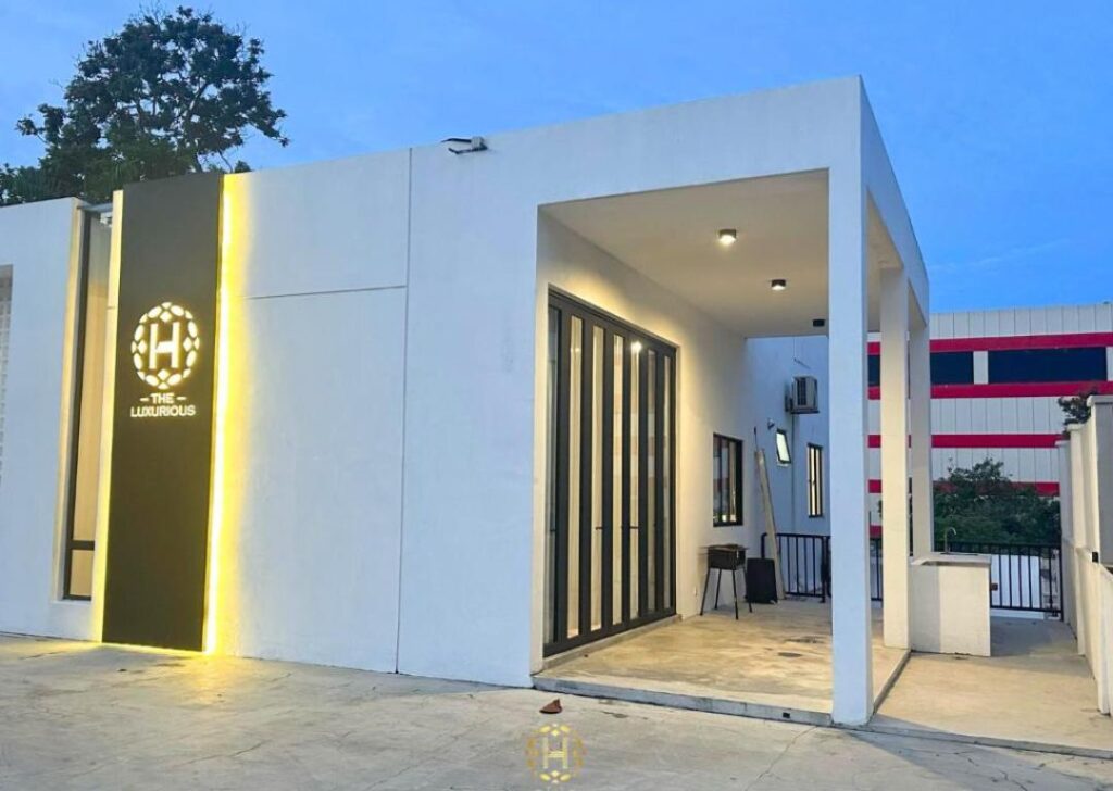 The Luxurious 27 Slider Pool, family-loved wedding villa with slide pool for relaxed and cheerful celebrations in Malaysia