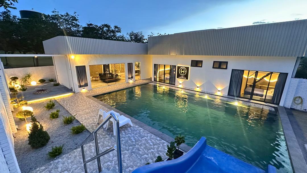 1256 Homestay Private Pool